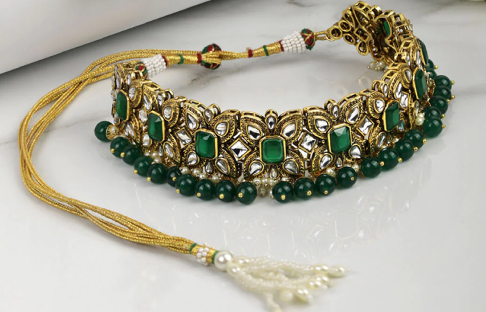 emerald jewellery.png
